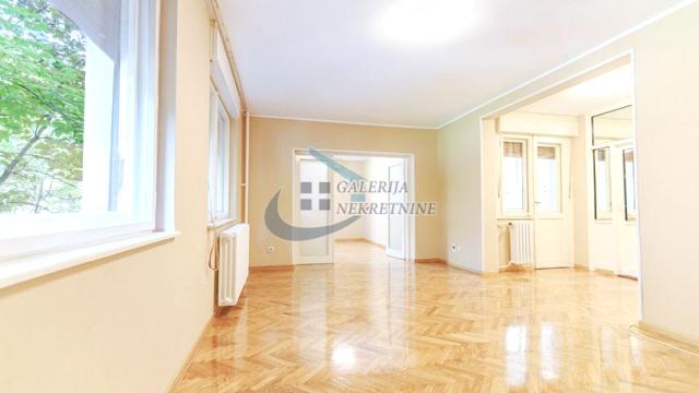 Stan, četvoroiposoban, Prodaja, 97m2, Kalenić pijaca, Vračar, Hadži Ruvimova