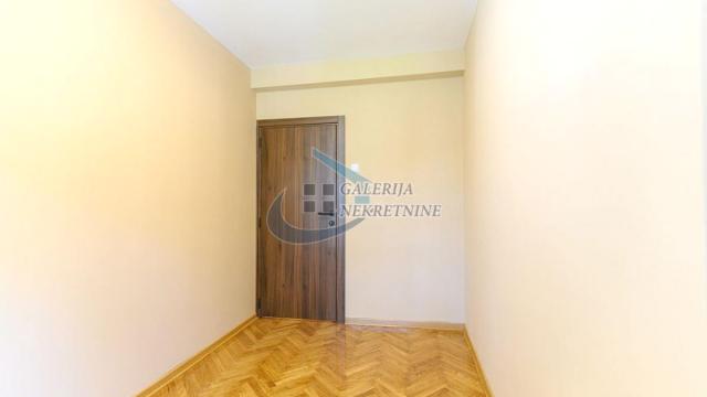 Stan, četvoroiposoban, Prodaja, 97m2, Kalenić pijaca, Vračar, Hadži Ruvimova