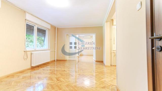 Stan, četvoroiposoban, Prodaja, 97m2, Kalenić pijaca, Vračar, Hadži Ruvimova