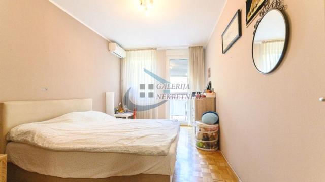 Stan, četvorosoban, Prodaja, 112m2, Kalenić pijaca, Vračar, Sinđelićeva