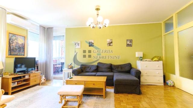 Stan, četvorosoban, Prodaja, 112m2, Kalenić pijaca, Vračar, Sinđelićeva