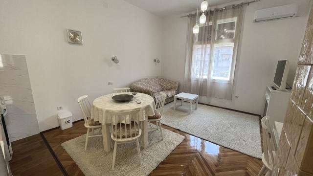 Stan, Dvoiposoban, Izdavanje, 60m2, Cvijićeva