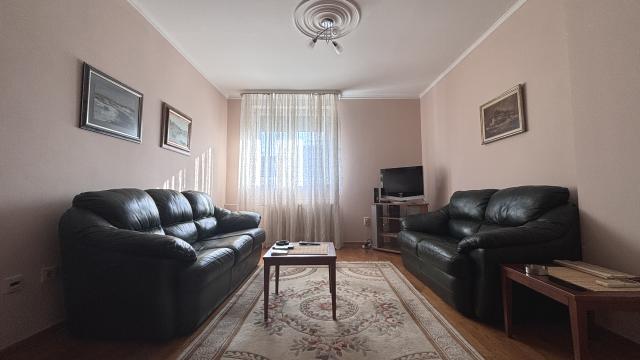 Stan, Dvoiposoban, Prodaja, 52m2, Dečanska