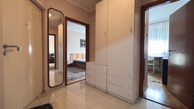 Stan, Dvoiposoban, Prodaja, 52m2, Dečanska