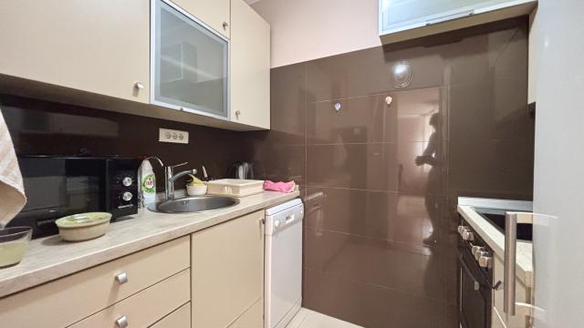 Stan, Dvoiposoban, Prodaja, 52m2, Dečanska