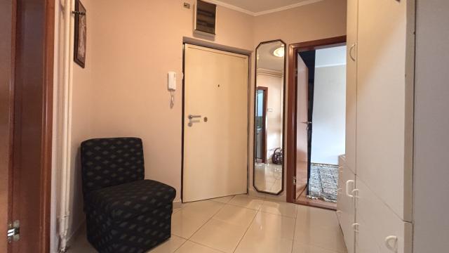 Stan, Dvoiposoban, Prodaja, 52m2, Dečanska