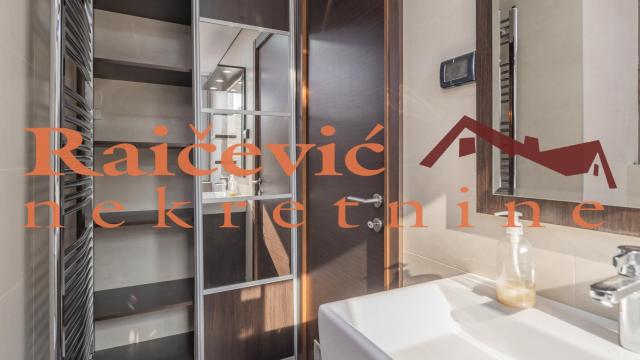 Stan, četvorosoban, Prodaja, 104m2, Crveni krst, Vračar, Save Tekelije