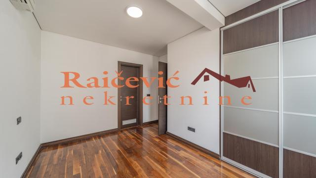 Stan, četvorosoban, Prodaja, 104m2, Crveni krst, Vračar, Save Tekelije