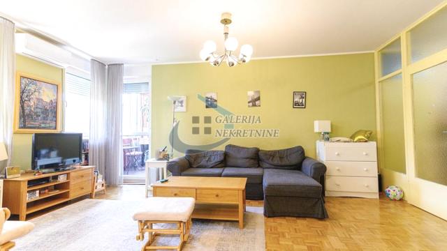 Stan, četvorosoban, Prodaja, 112m2, Kalenić pijaca, Vračar, Sinđelićeva