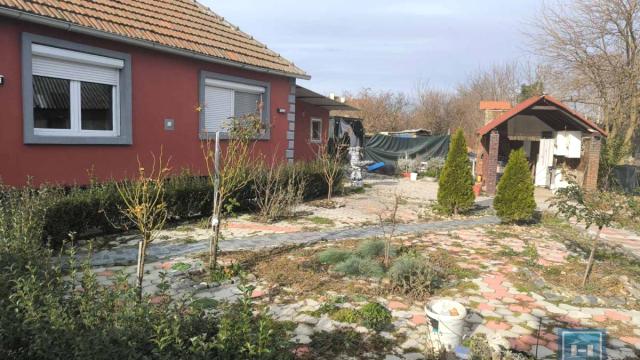 Kuća, Dvoiposoban, Prodaja, 60m2, Gradska lokacija, Ćuprija