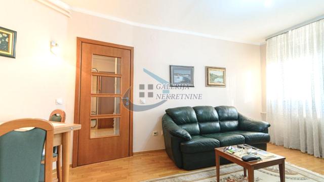 Stan, Dvoiposoban, Prodaja, 52m2, Trg Nikole Pašića, Stari grad, Dečanska