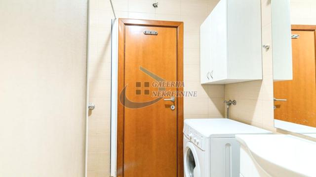 Stan, Dvoiposoban, Prodaja, 52m2, Trg Nikole Pašića, Stari grad, Dečanska