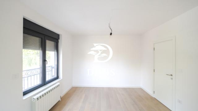 Stan, Petosoban i veći, Prodaja, 269m2, Dunavska