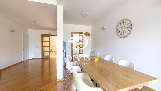 Kuća, Petosoban i veći, Prodaja, 302m2, Anice Savić Rebac