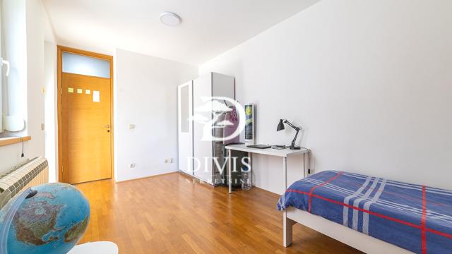 Kuća, Petosoban i veći, Prodaja, 302m2, Anice Savić Rebac