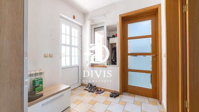 Kuća, Petosoban i veći, Prodaja, 302m2, Anice Savić Rebac