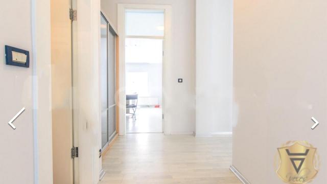 Poslovni prostor, Trosoban, Izdavanje, 140m2, Kalenić pijaca, Vračar, Golsvordijeva