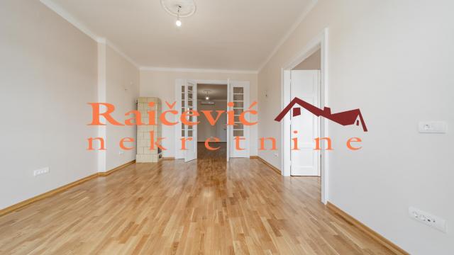 Stan, Troiposoban, Izdavanje, 94m2, Centar, Stari grad, Karadjordjeva