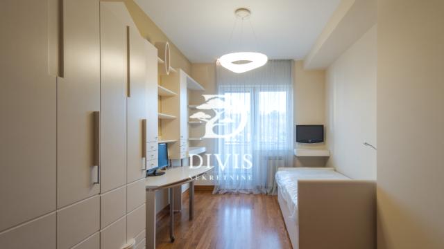 Stan, Petosoban i veći, Prodaja, 252m2, Požeška