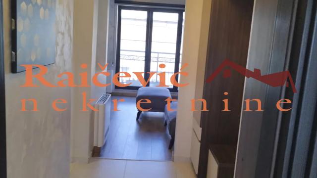 Stan, četvorosoban, Prodaja, 79m2, Centar, Savski venac, Risanska