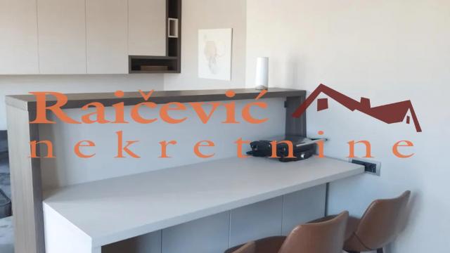 Stan, četvorosoban, Prodaja, 79m2, Centar, Savski venac, Risanska
