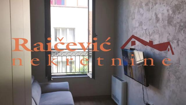 Stan, četvorosoban, Prodaja, 79m2, Centar, Savski venac, Risanska
