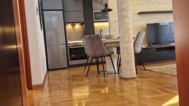 Stan, Trosoban, Izdavanje, 60m2, Dedinje, Savski venac, Koste Racina