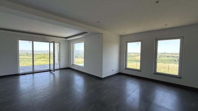 Kuća, Trosoban, Prodaja, 136m2, Sopot, Kastaljanska