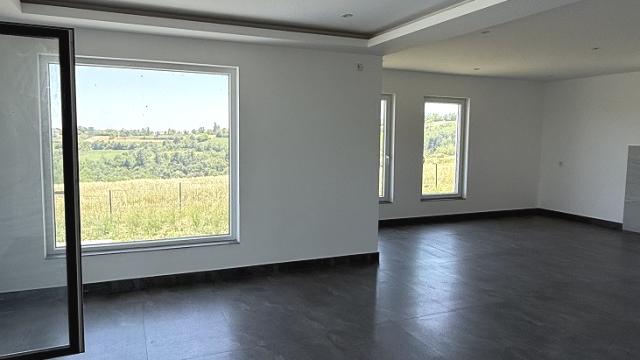 Kuća, Trosoban, Prodaja, 136m2, Sopot, Kastaljanska