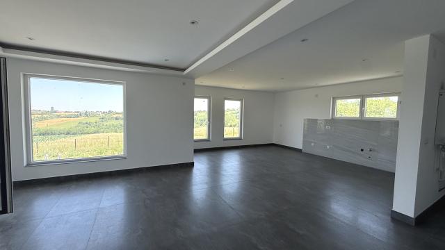 Kuća, Trosoban, Prodaja, 136m2, Sopot, Kastaljanska