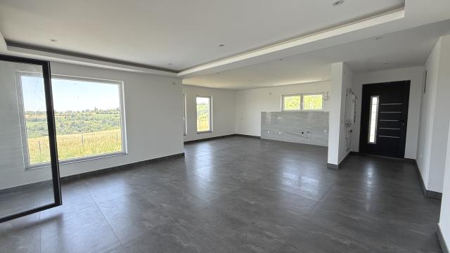 Kuća, Trosoban, Prodaja, 136m2, Sopot, Kastaljanska