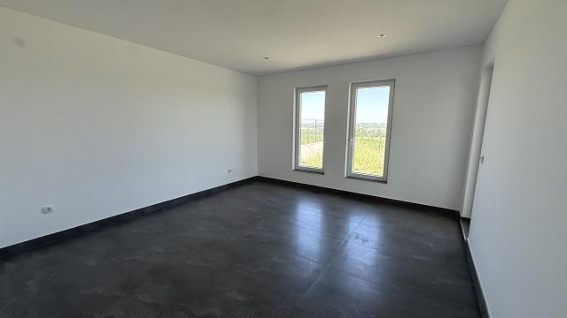 Kuća, Trosoban, Prodaja, 136m2, Sopot, Kastaljanska