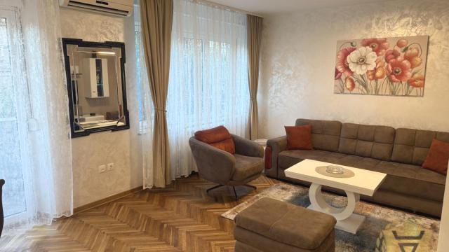 Stan, Dvosoban, Izdavanje, 55m2, Botanička bašta, Palilula, Takovska