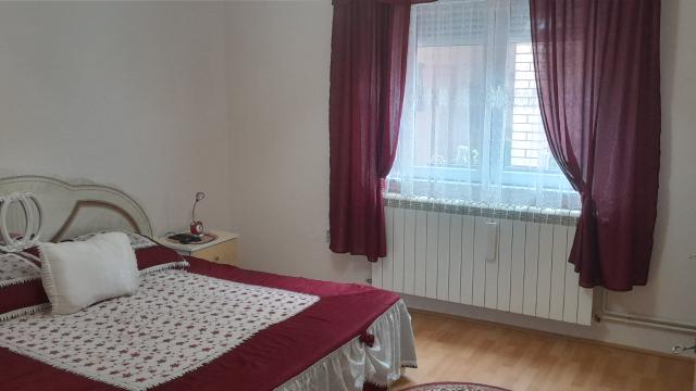 Kuća, Petosoban i veći, Prodaja, 280m2, Petra Kocica