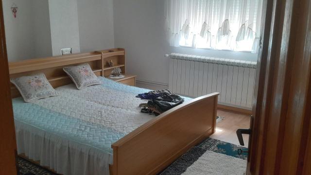 Kuća, Petosoban i veći, Prodaja, 280m2, Petra Kocica