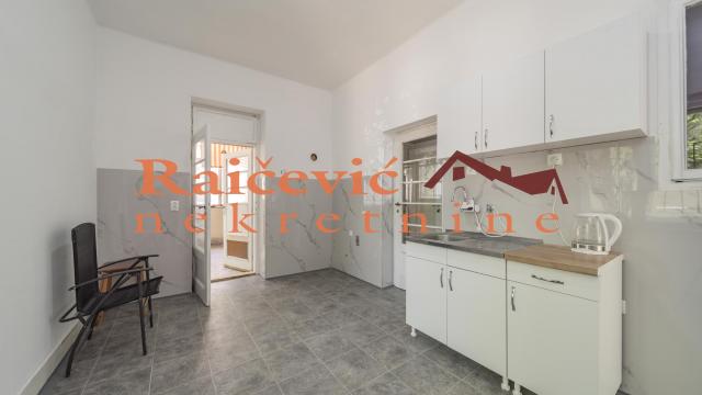 Poslovni prostor, Izdavanje, 127m2, Voždovac, Vojvode Stepe