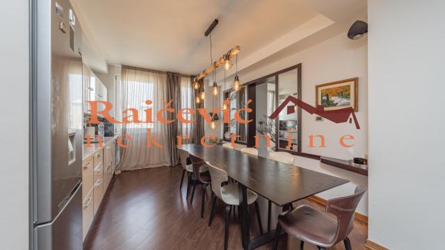 Stan, četvoroiposoban, Prodaja, 136m2, Blok 22, Novi Beograd, Bulevar Arsenija Carnojevica