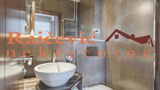 Stan, četvoroiposoban, Prodaja, 136m2, Blok 22, Novi Beograd, Bulevar Arsenija Carnojevica
