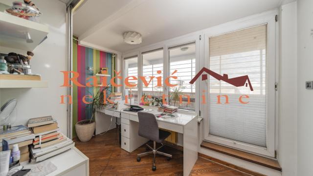 Stan, četvoroiposoban, Prodaja, 136m2, Blok 22, Novi Beograd, Bulevar Arsenija Carnojevica