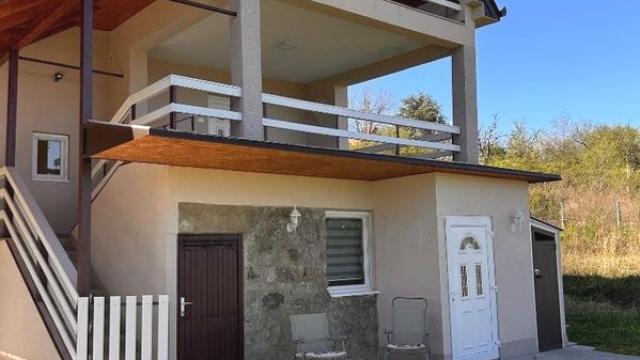 Kuća, četvorosoban, Prodaja, 127m2, Krčedin, Okolno mesto, Tecin put