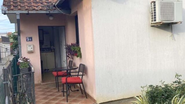 Kuća, četvorosoban, Izdavanje, 83m2, Bele vode, Čukarica, Miodraga Nikolića