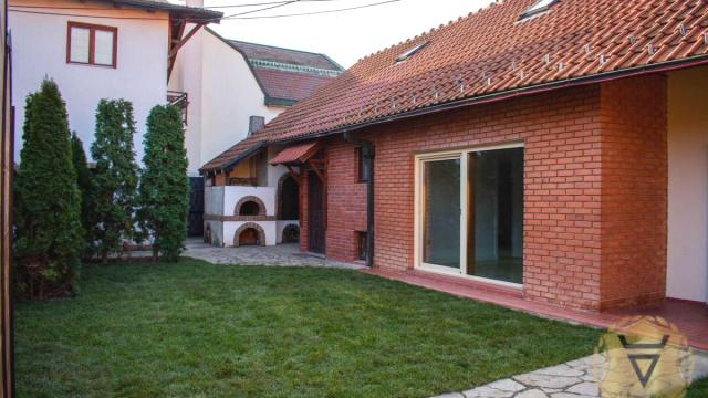 Kuća, četvoroiposoban, Izdavanje, 145m2, Gornji grad, Zemun, Ugrinovačka