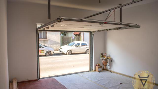 Kuća, četvoroiposoban, Izdavanje, 145m2, Gornji grad, Zemun, Ugrinovačka
