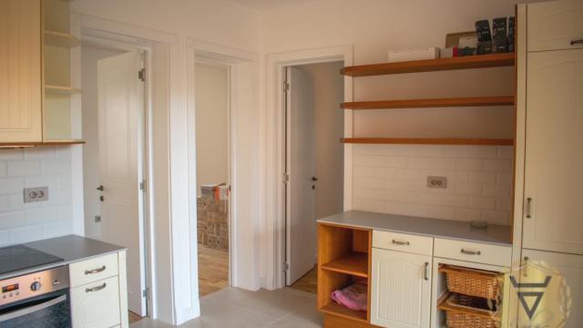 Kuća, četvoroiposoban, Izdavanje, 145m2, Gornji grad, Zemun, Ugrinovačka