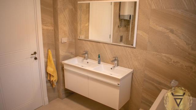 Kuća, četvoroiposoban, Izdavanje, 145m2, Gornji grad, Zemun, Ugrinovačka