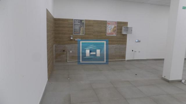 Poslovni prostor, Izdavanje, 322m2, Gloždak, Gradska lokacija, Paraćin
