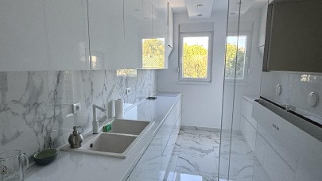 Stan, četvorosoban, Prodaja, 111m2, Nova Pazova, Okolno mesto, Cara Dusana