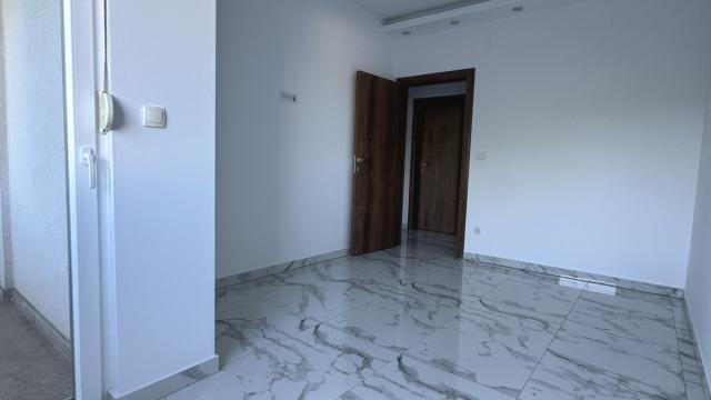 Stan, četvorosoban, Prodaja, 111m2, Nova Pazova, Okolno mesto, Cara Dusana