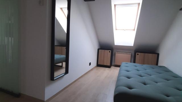 Stan, Troiposoban, Prodaja, 240m2, Laze Kostica