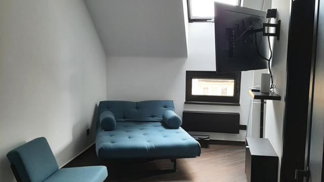 Stan, Troiposoban, Prodaja, 240m2, Laze Kostica